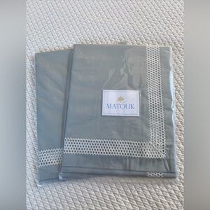 $385 Matouk Cecily Pair King Shams Bergamo 550 TC Pool  21”x36” 2.75” Flange NWT